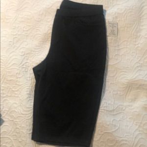 Hue Black Bermuda Shorts